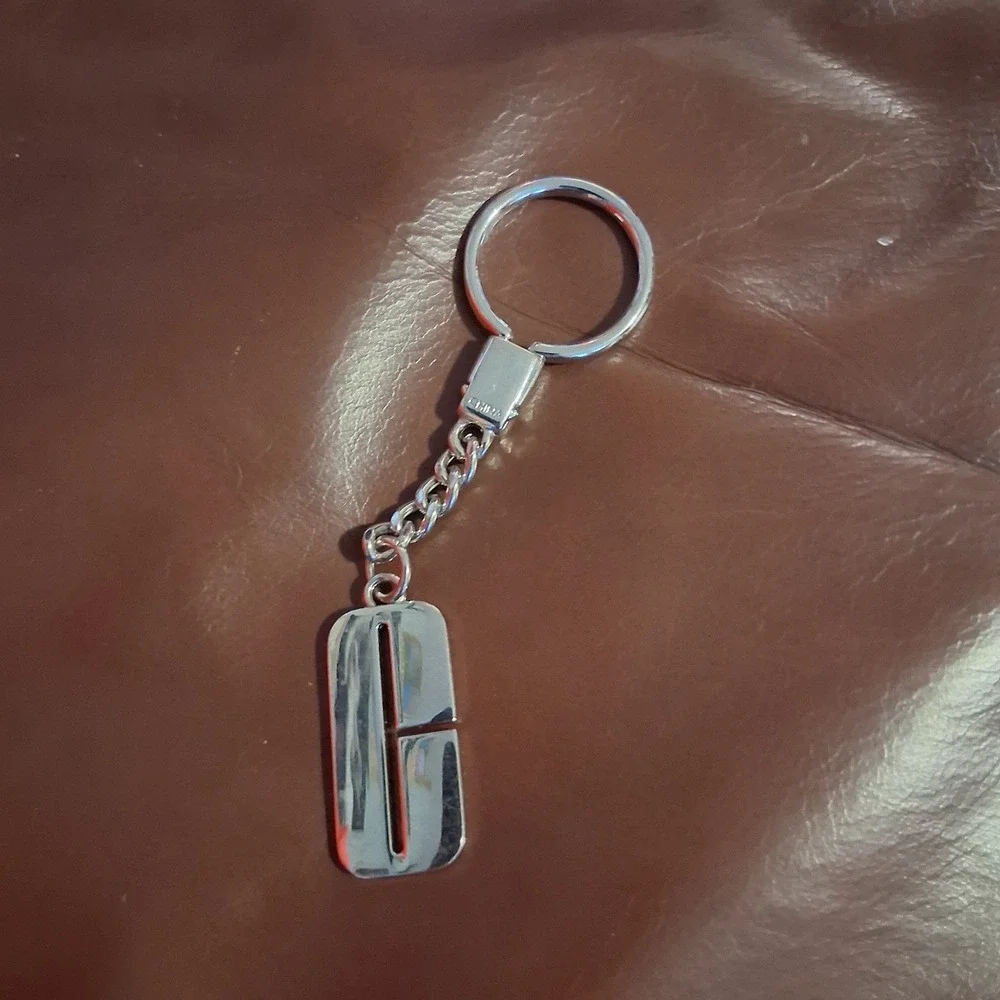 Clinique Cosmetics Silver Tone Metal Key Chain/Ring with C Logo Makeup GUC